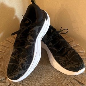 Women’s Sorel Explorer Blitz Stride Sneaker.  New without tags.